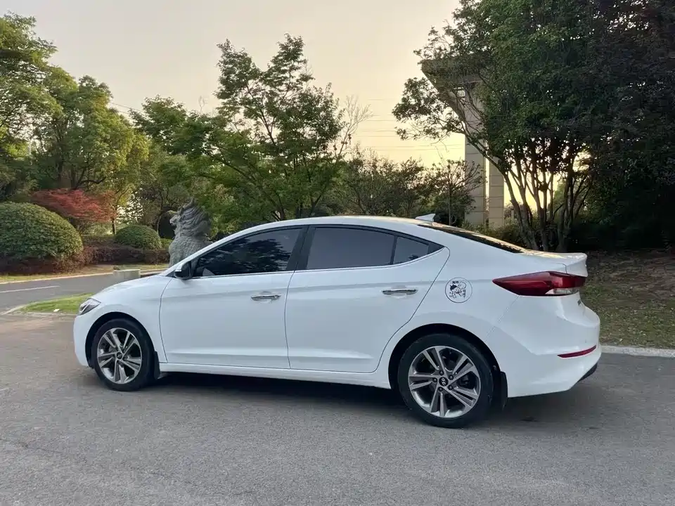 Hyundai Lead