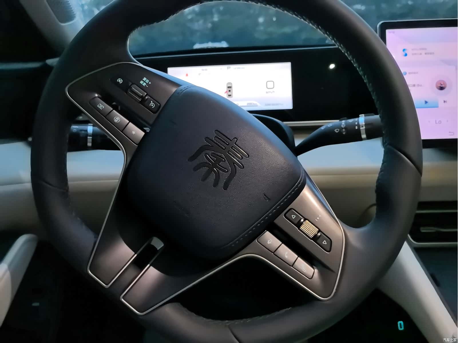 BYD Qin, 2025 10