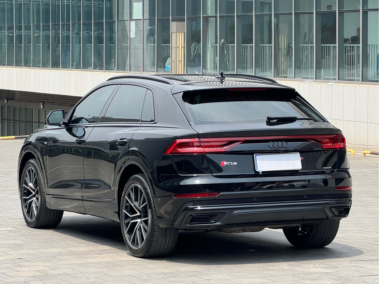 Audi Q8, 2023 все фото