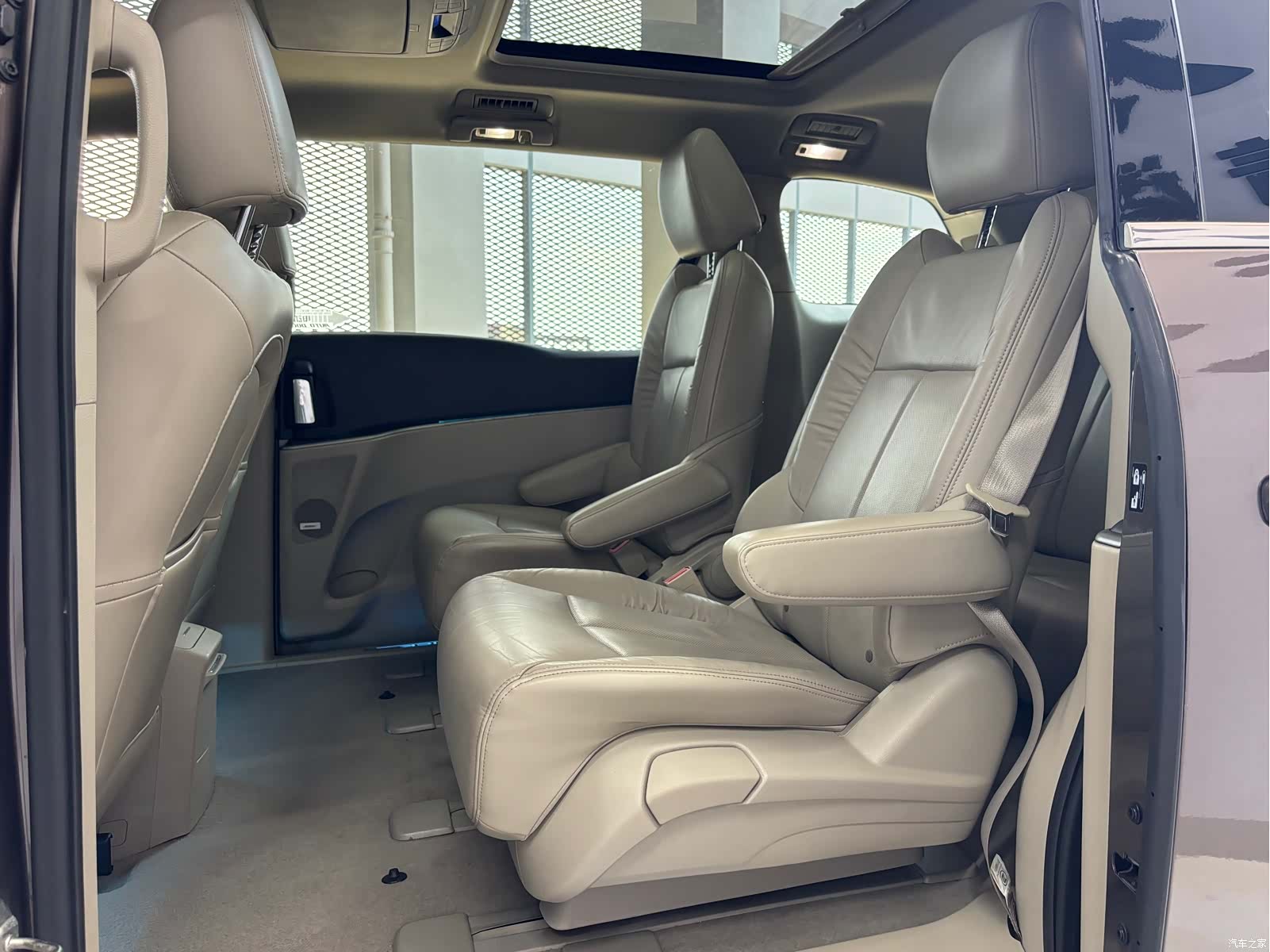 Buick GL8, 2016 8