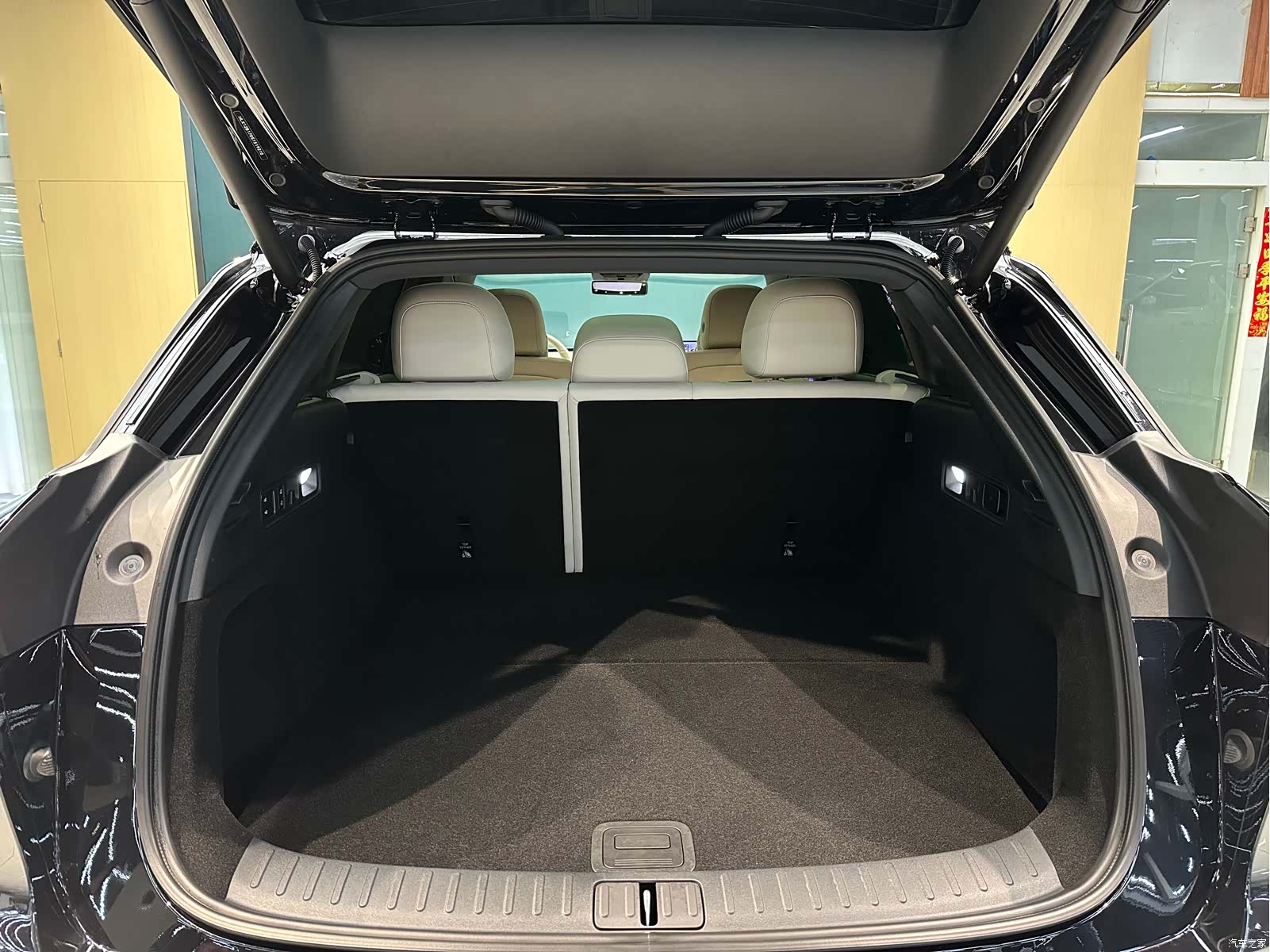 Li Auto i6, 2025 12
