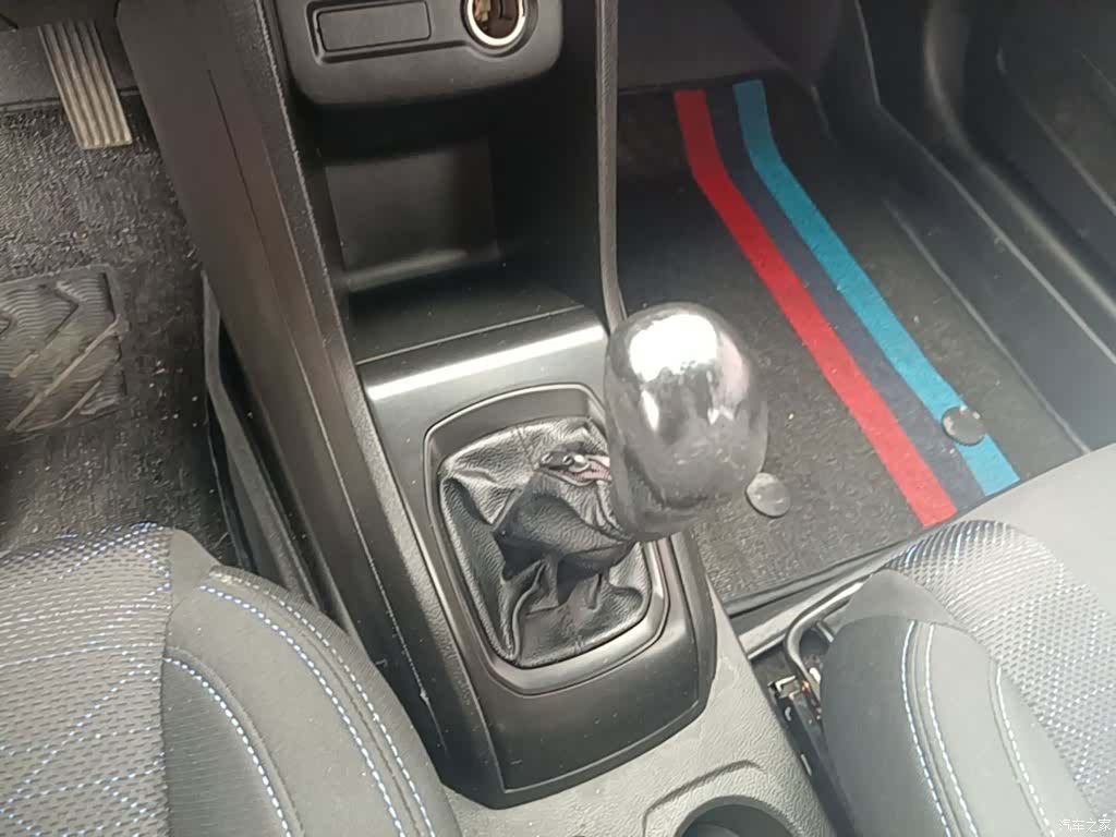Wuling 310, 2017 14