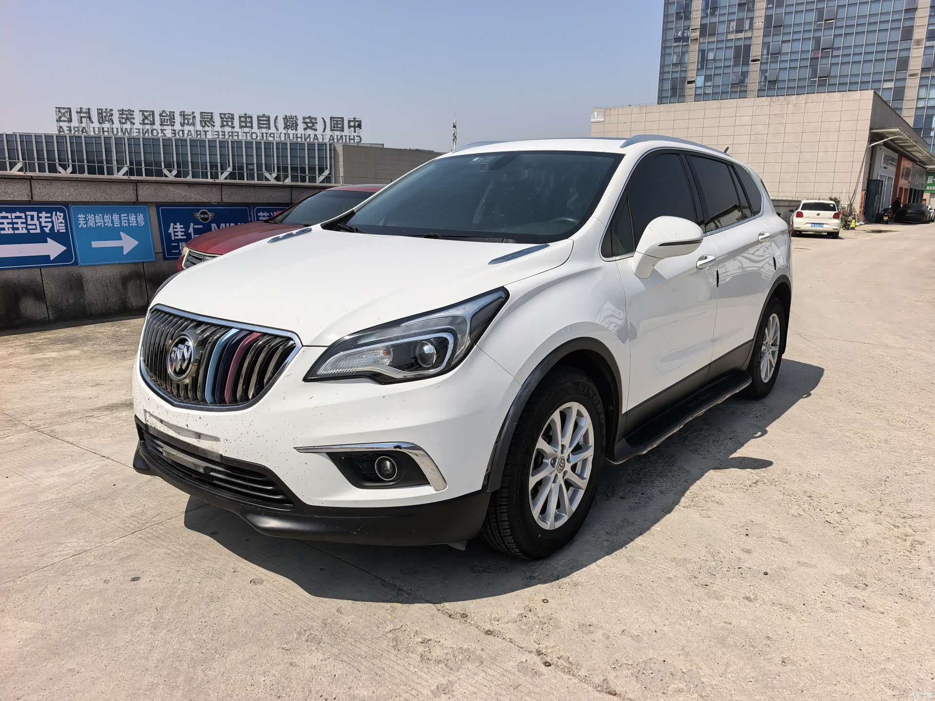 Buick Envision Plus, 2016 1