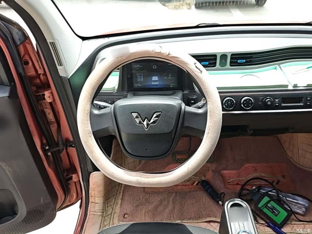 Wuling MINIEV, 2020 11