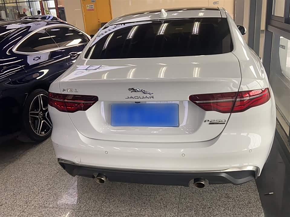 Jaguar XEL Jaguar XEL