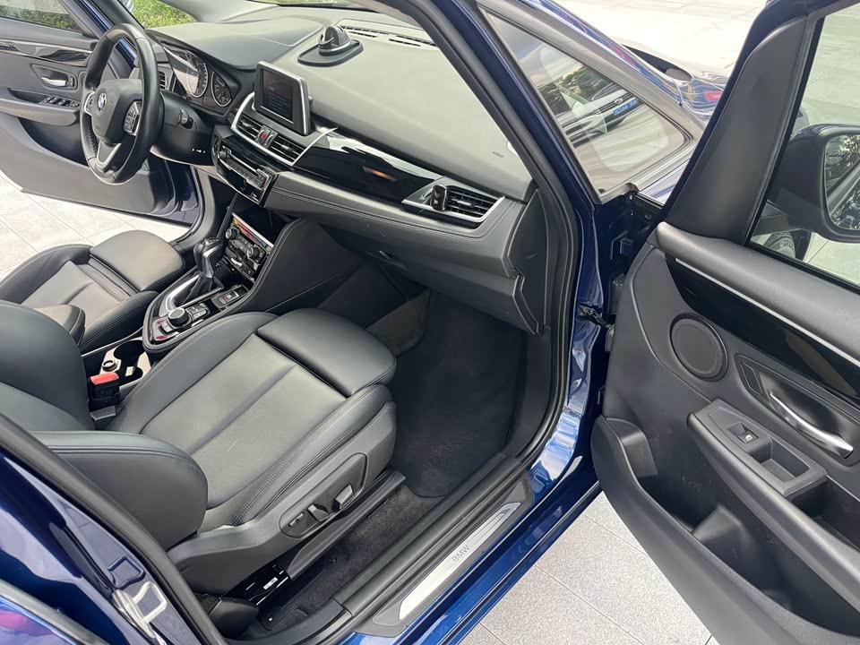 BMW 2 series station wagon