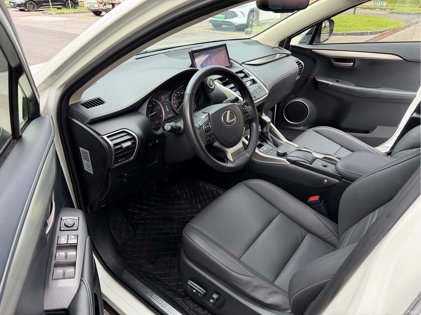Lexus NX, 2015 14
