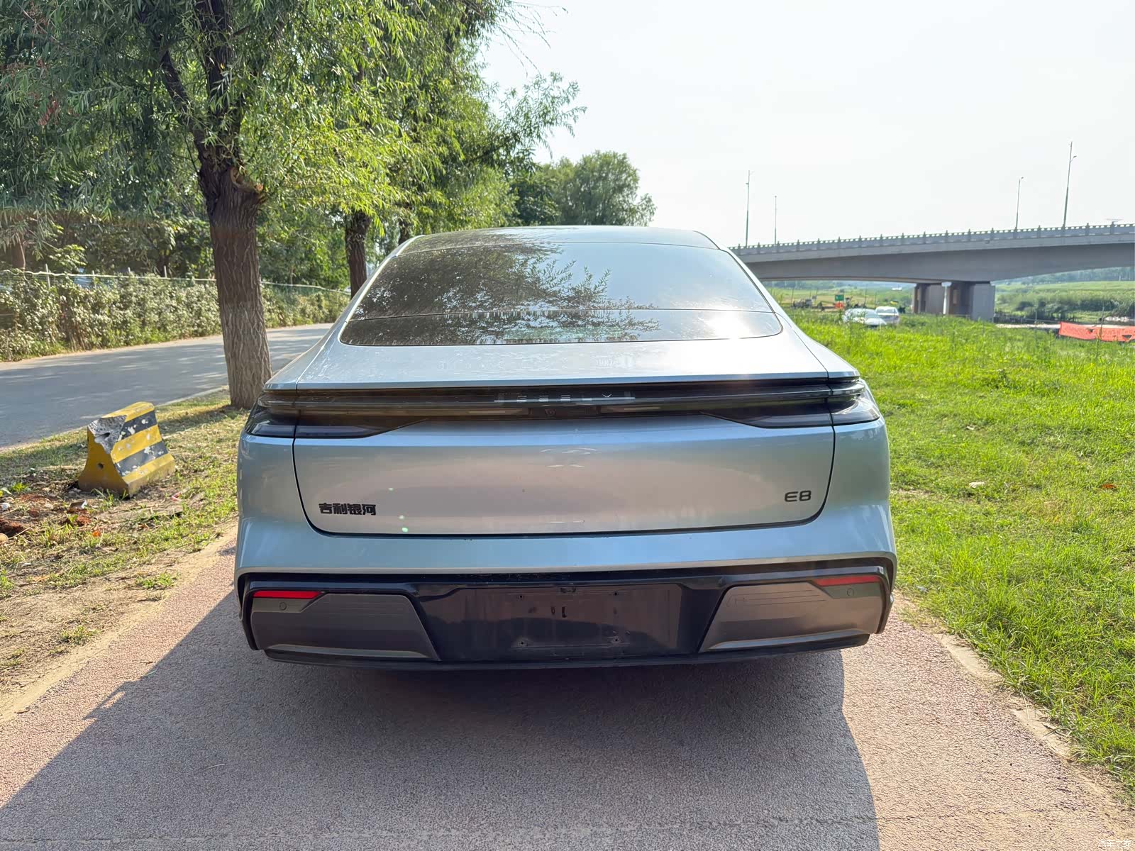 Geely E8, 2025 8