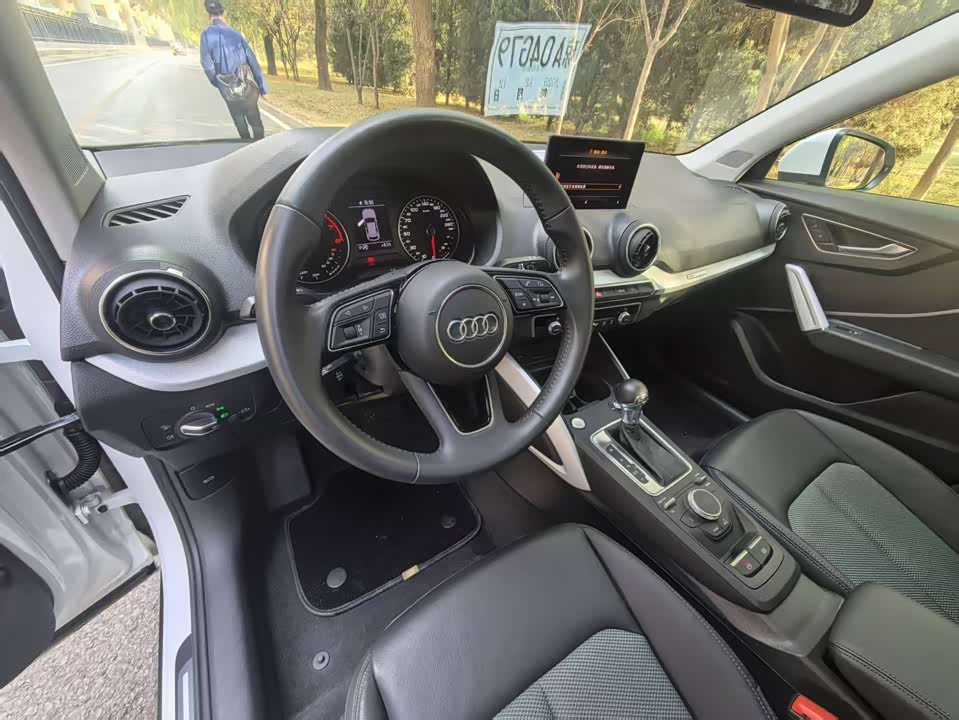 Audi Q2L