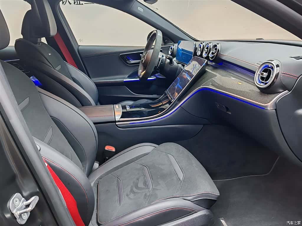 Mercedes-Benz C-Class, 2025 10