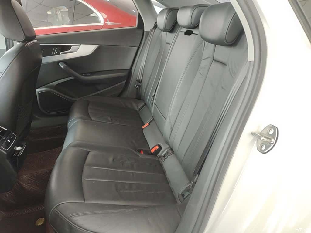 Audi A4L, 2018 17