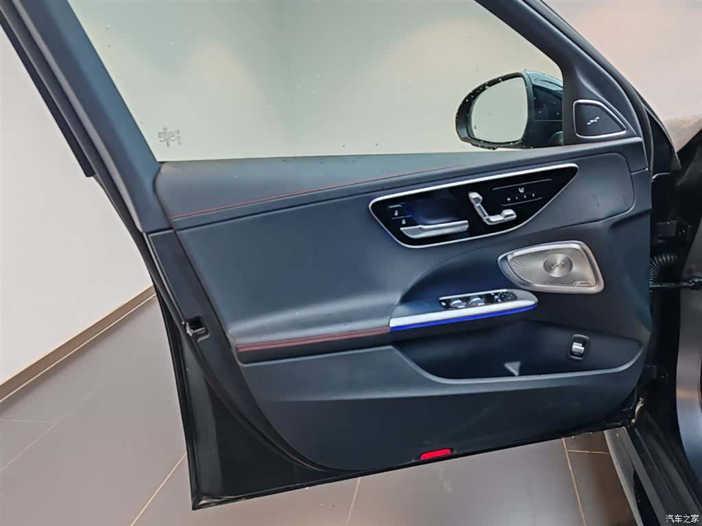 Mercedes-Benz C-Class, 2025 16