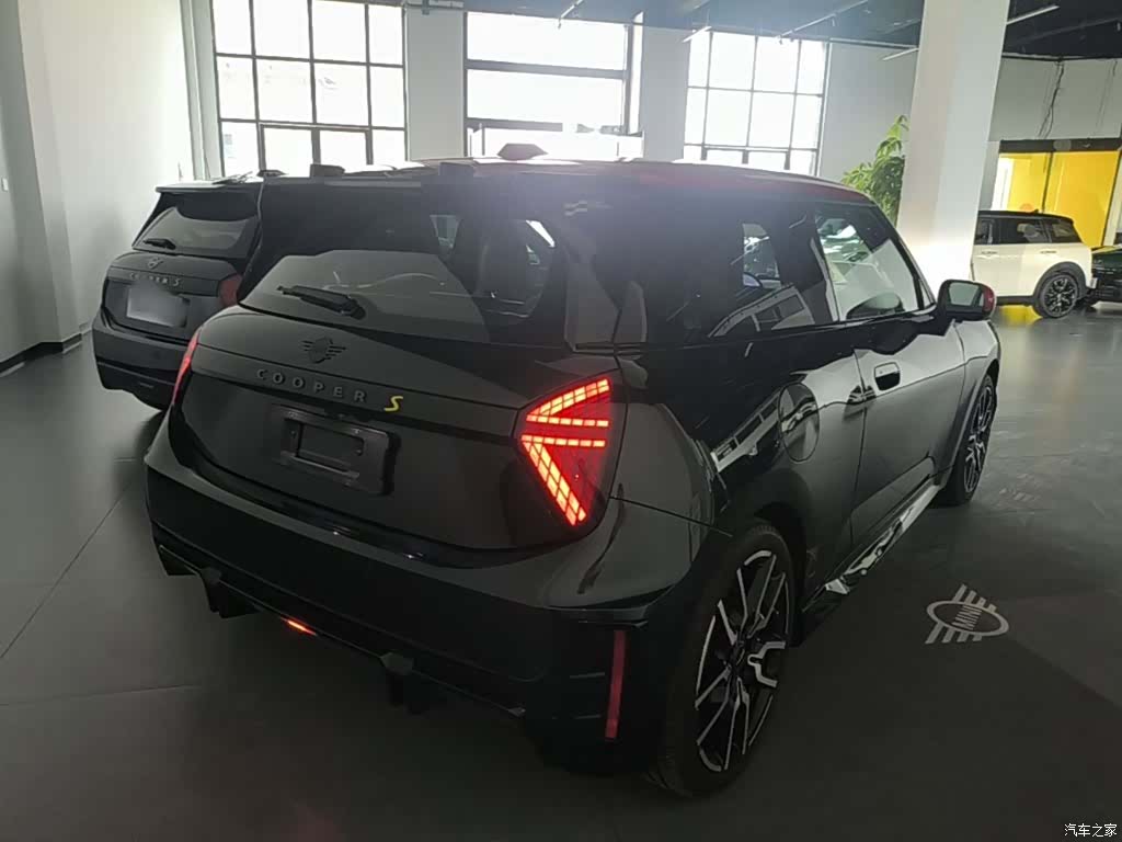 Mini Cooper, 2024 7