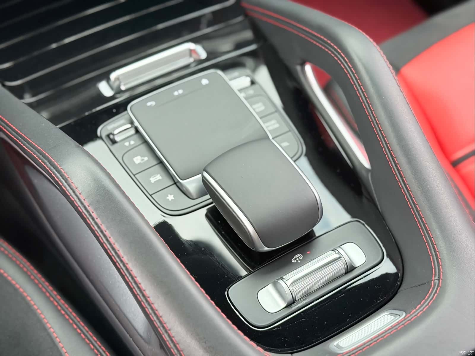 Mercedes-Benz GLE, 2024 15
