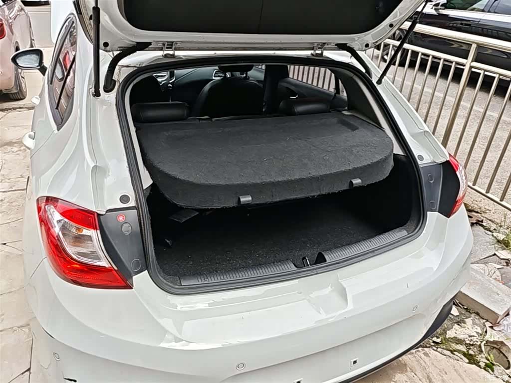 Chevrolet 320, 2019 19