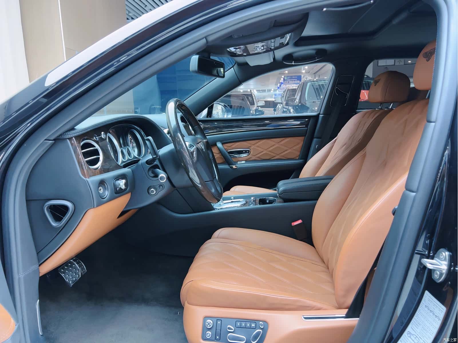 Bentley Flying Spur, 2015 11