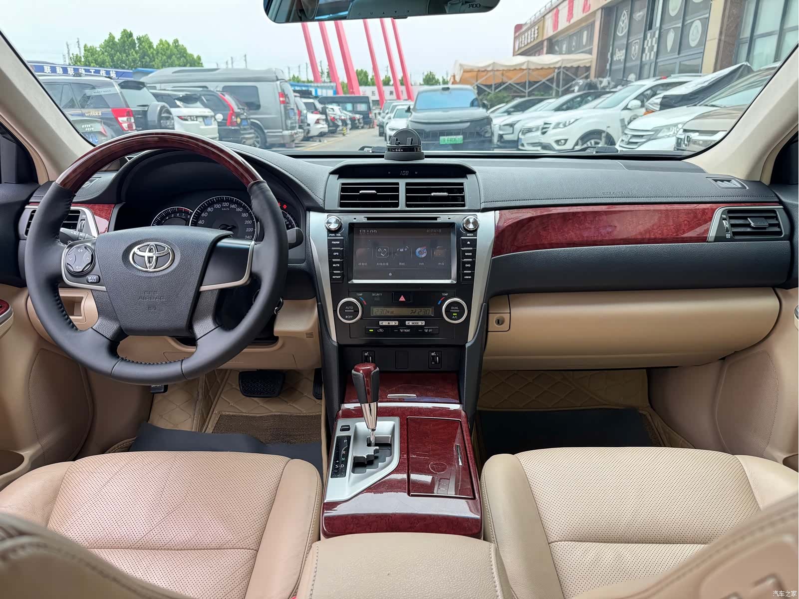 Toyota Camry, 2013 11