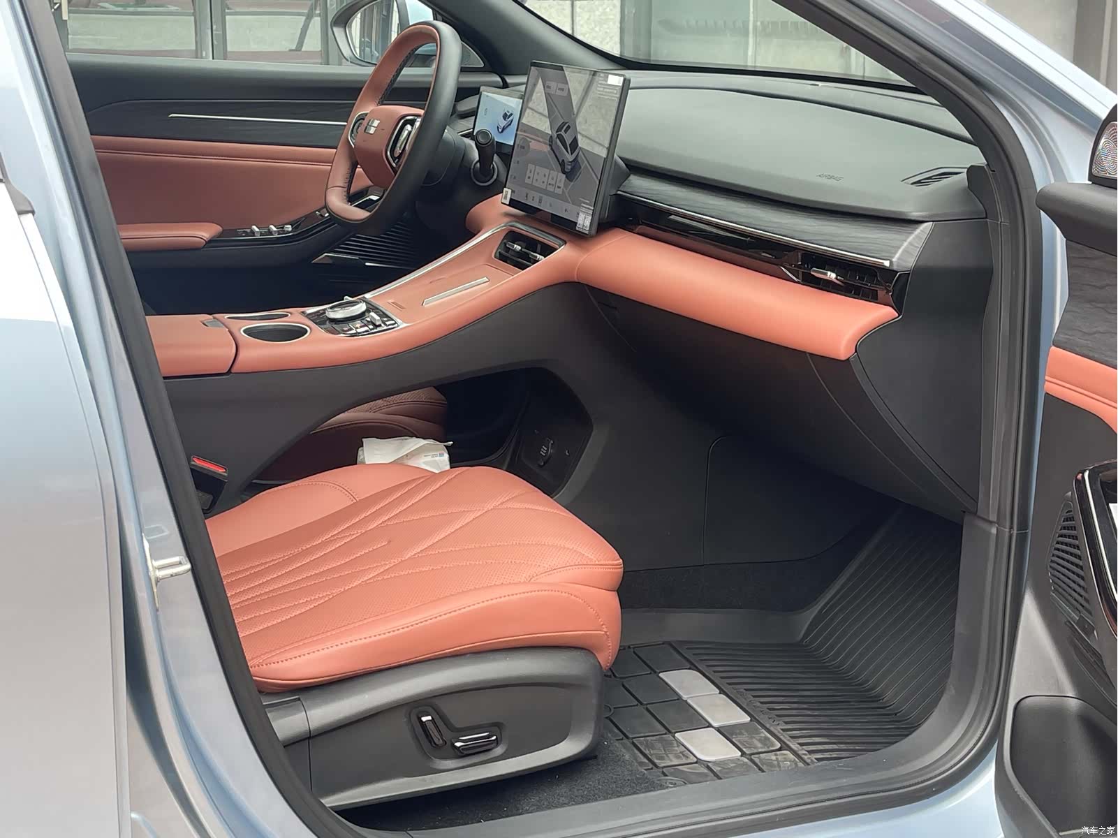 Geely Galaxy L6, 2025 11