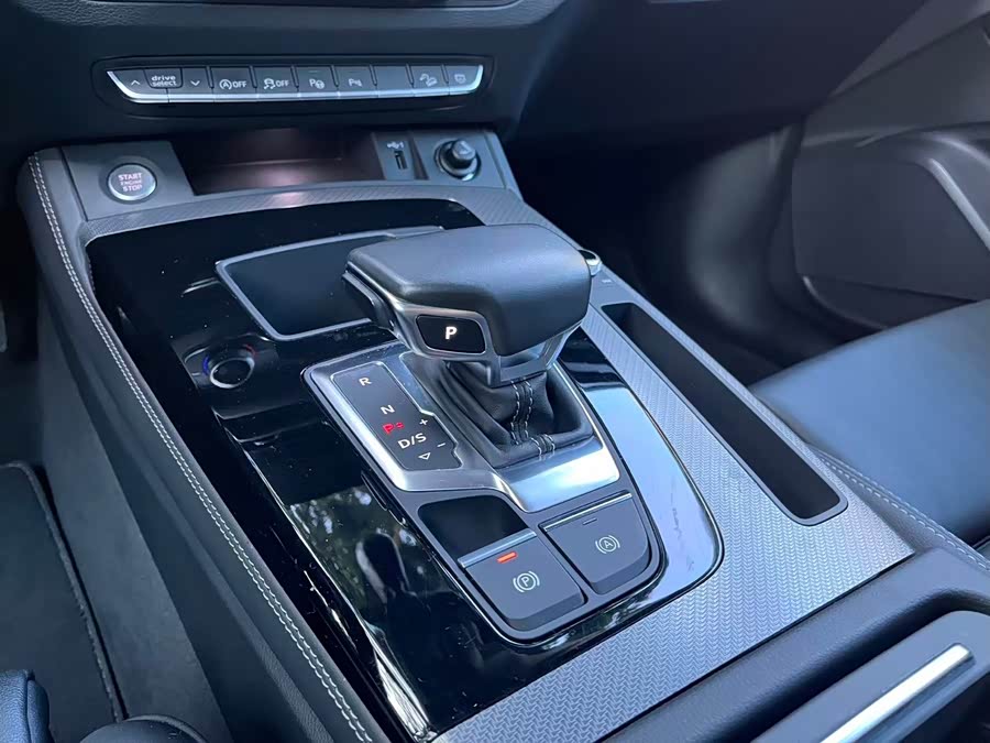 Audi Q5L 2022, фото 10