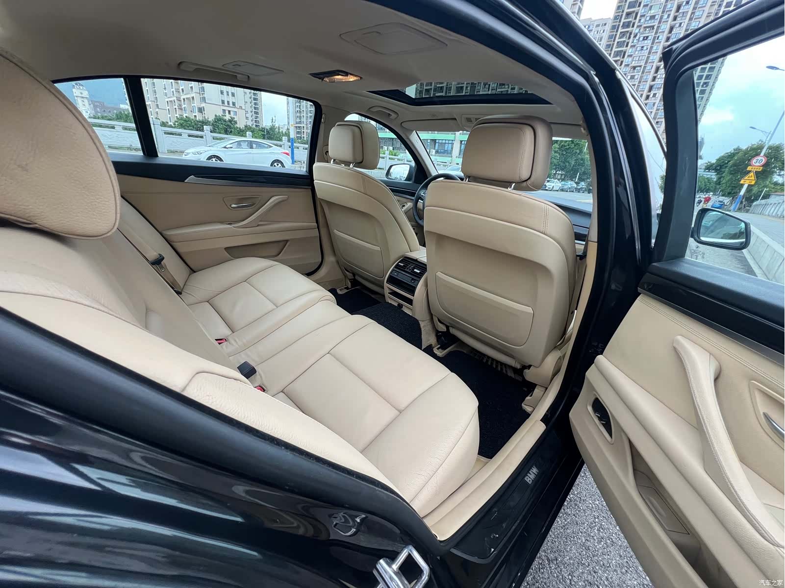 BMW 5 Series, 2012 8