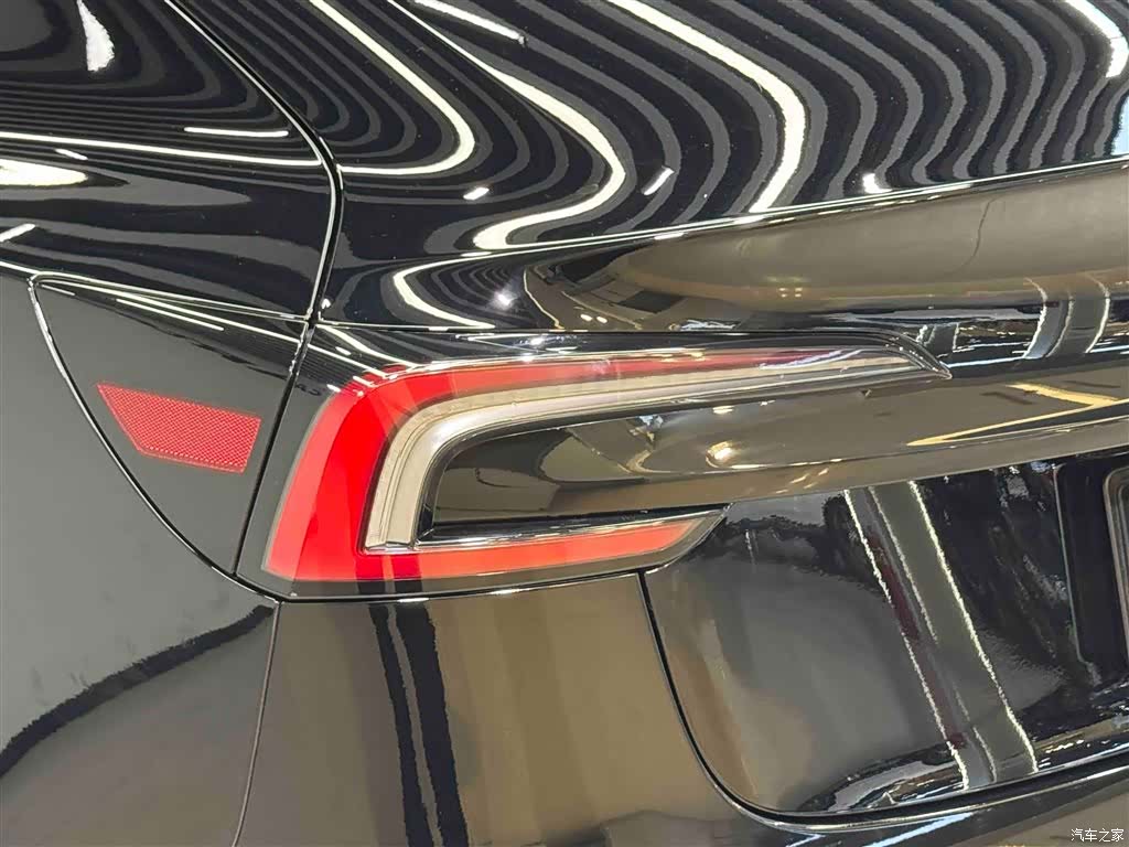 Tesla Model 3, 2024 9