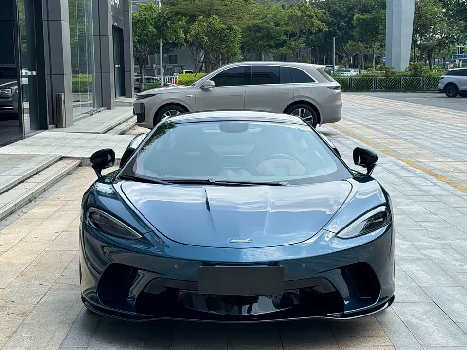 McLaren GT