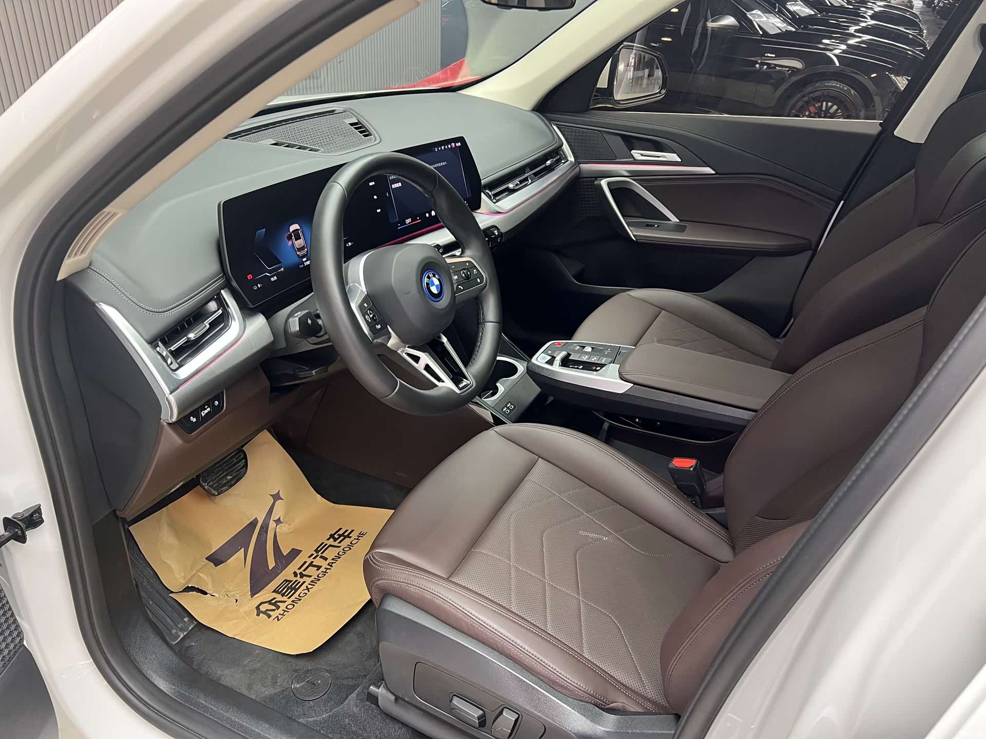 BMW iX1, 2024 9