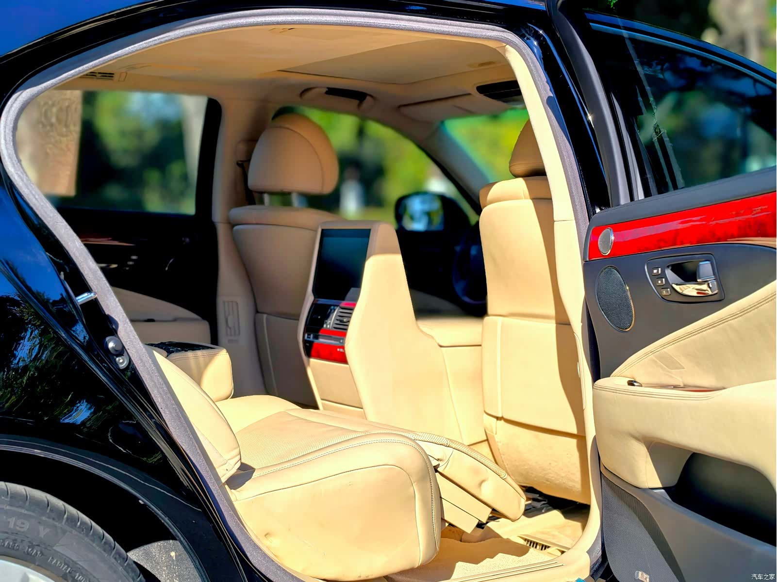 Lexus LS, 2011 15