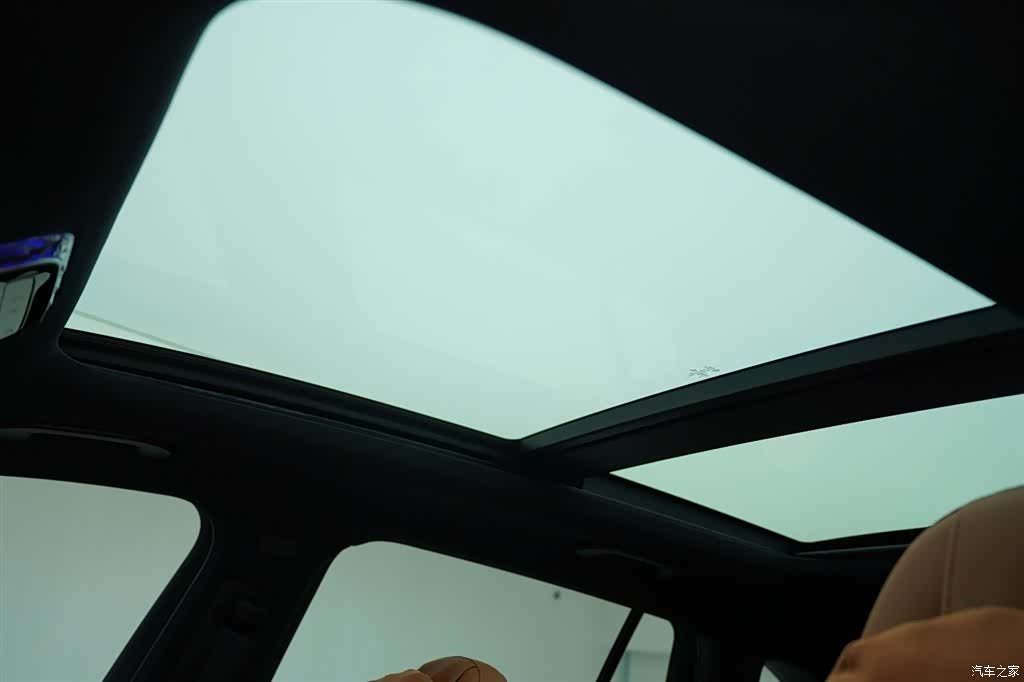 Mercedes-Benz GLC, 2026 11