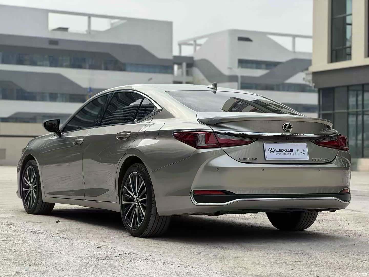 Lexus ES, 2024 7