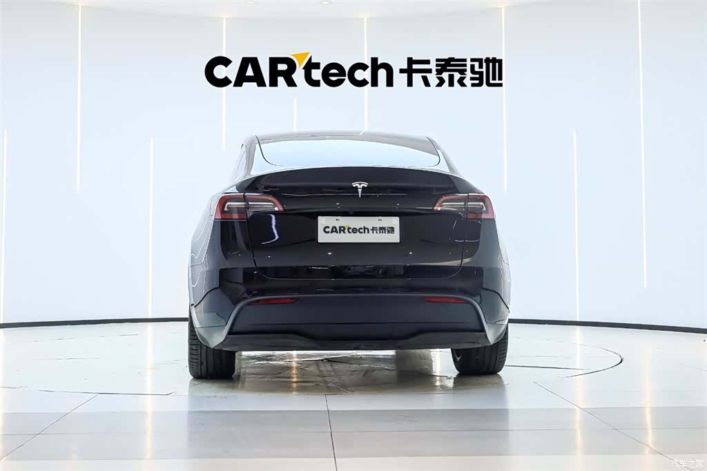 Tesla Model Y, 2023 2