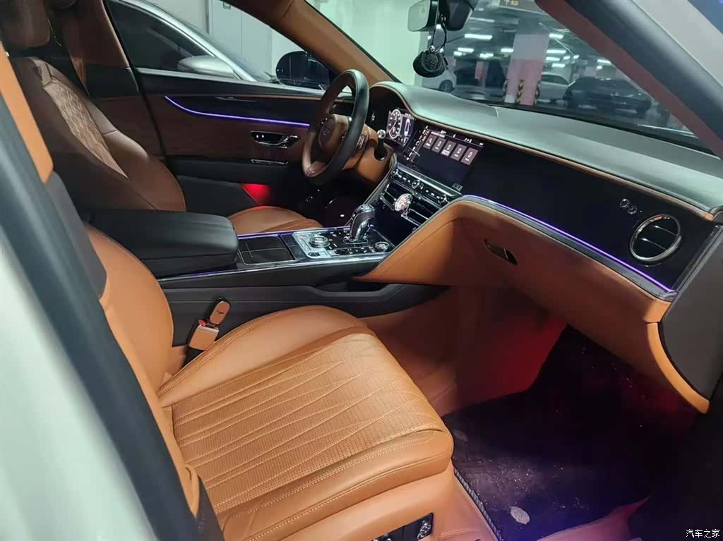 Bentley Flying Spur, 2022 7
