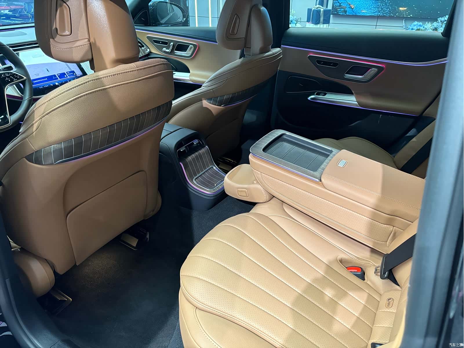 Mercedes-Benz E-Class, 2025 все фото