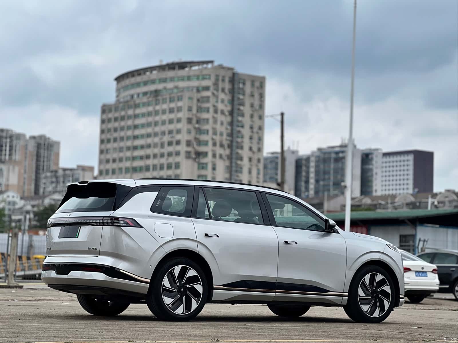 DongFeng eπ008, 2024 9