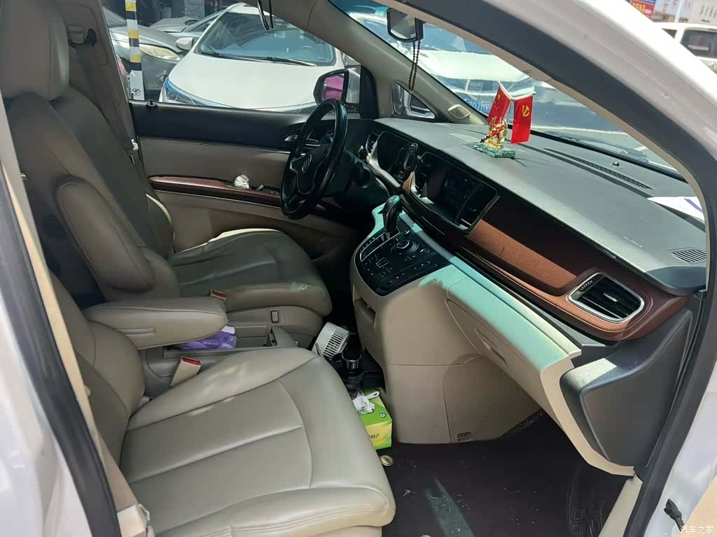 Buick GL8, 2018 все фото