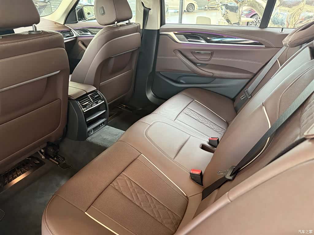 BMW 5 Series, 2024 11