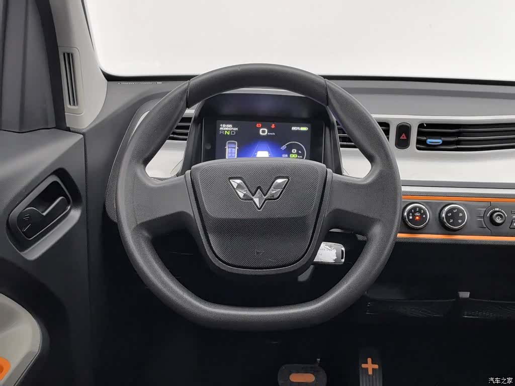 Wuling MINIEV, 2020 11
