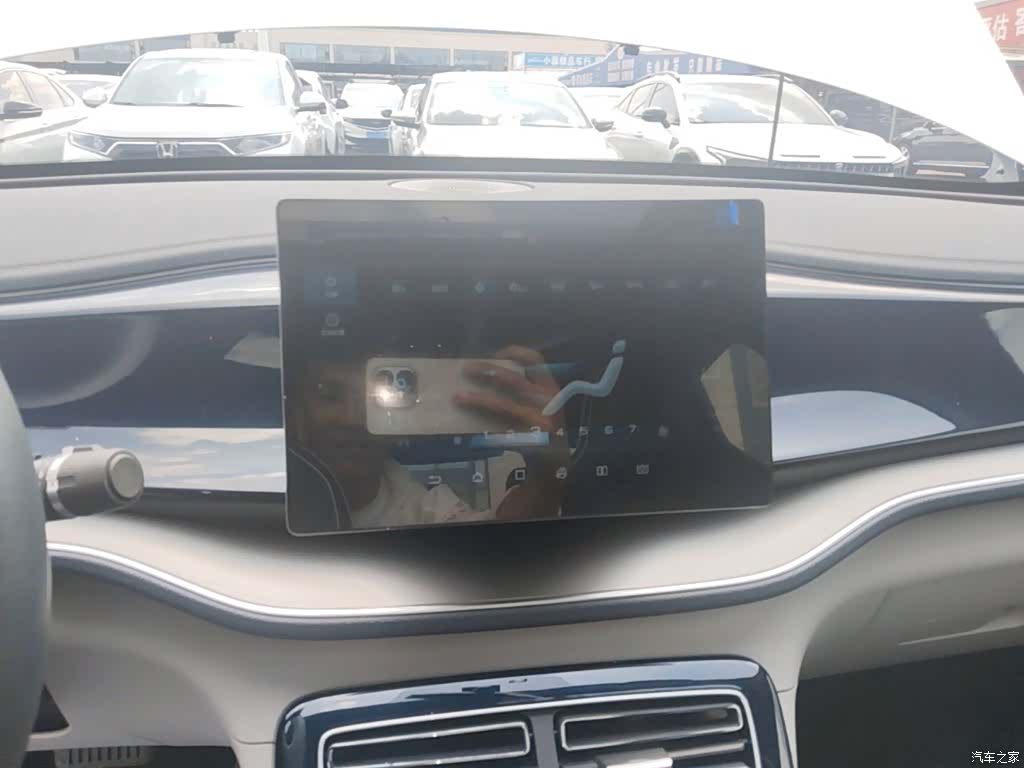 BYD Qin, 2022 13