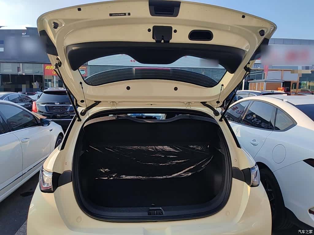 BYD Dolphin, 2026 19