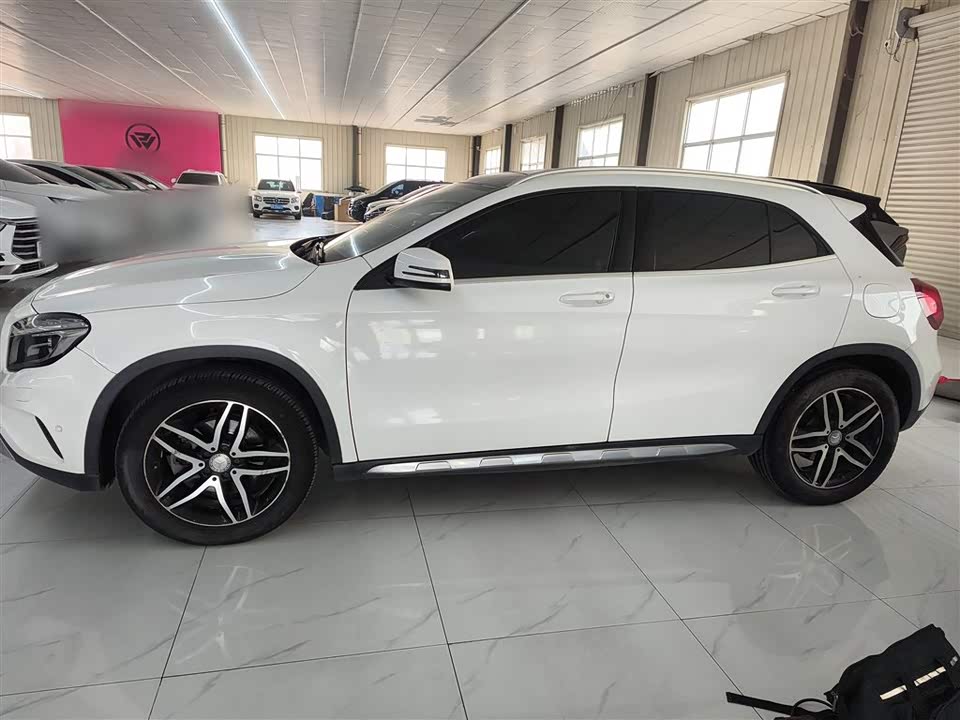 Mercedes-Benz GLA