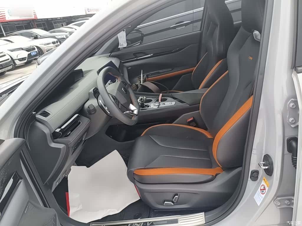 Changan UNI-V, 2022 15