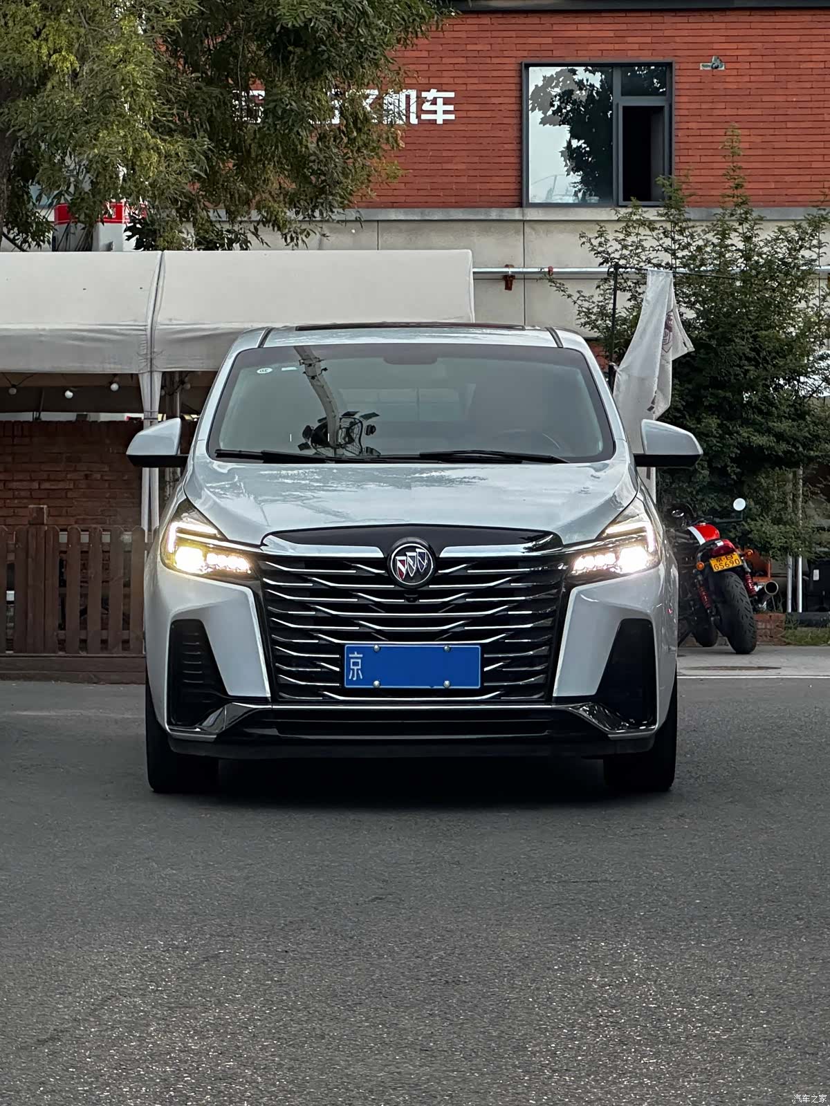 Buick GL8, 2023 2