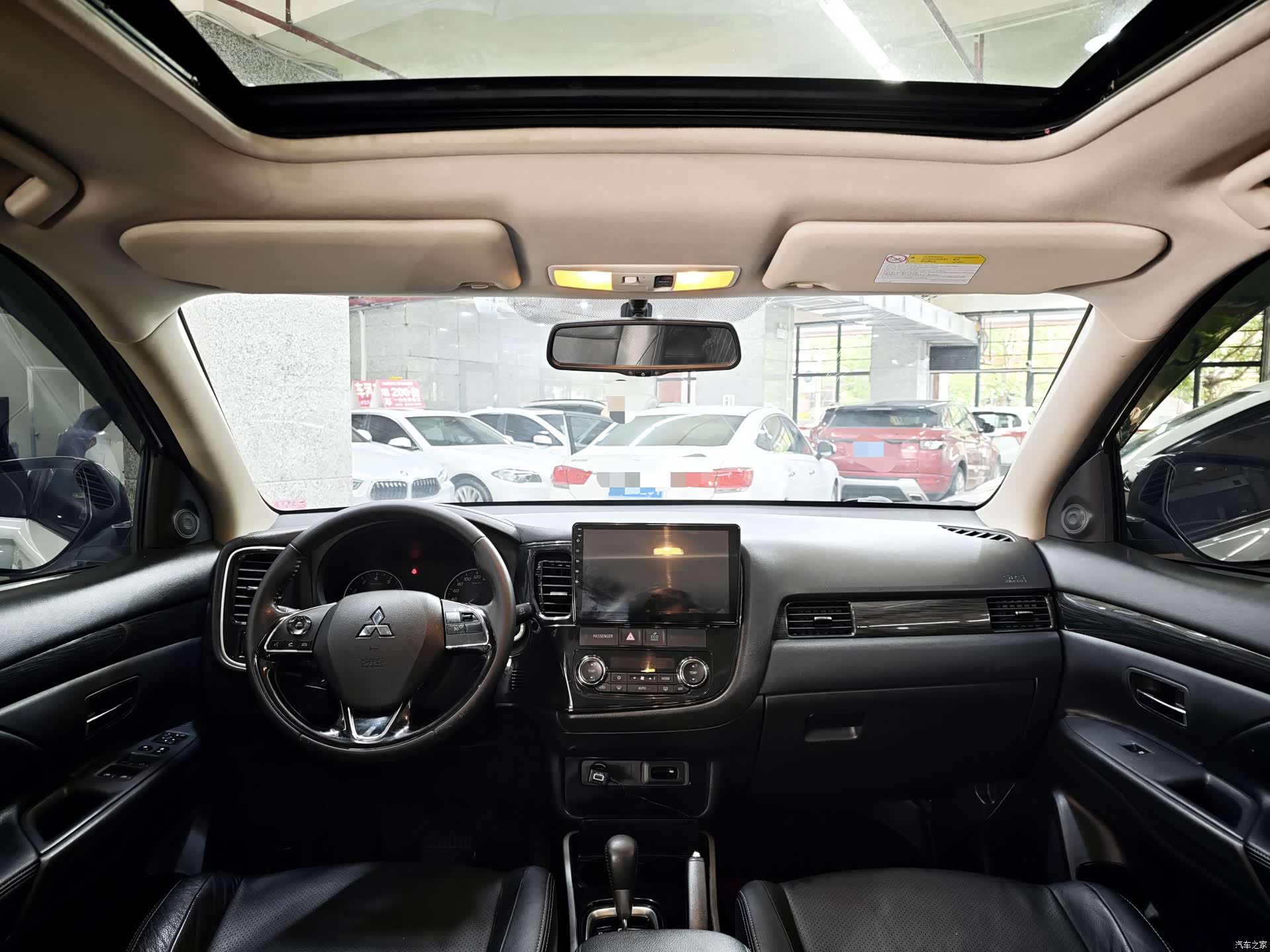 Mitsubishi Outlander, 2017 все фото
