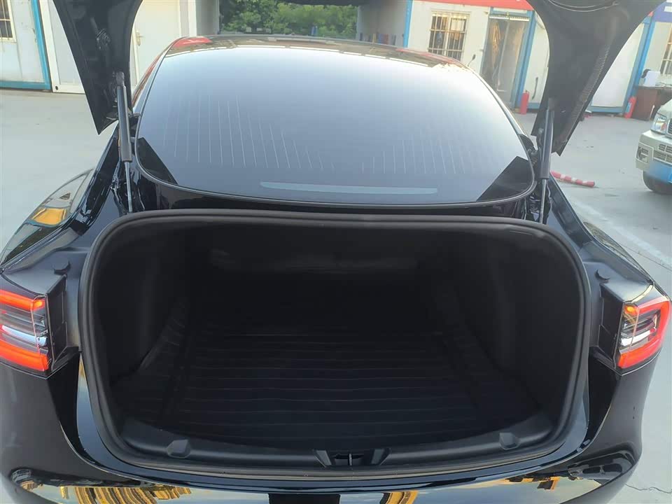 Tesla Model 3 Tesla Model 3