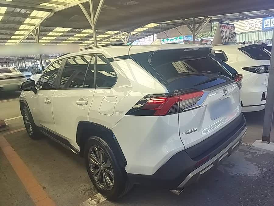 Toyota RAV4 2025, фото 5