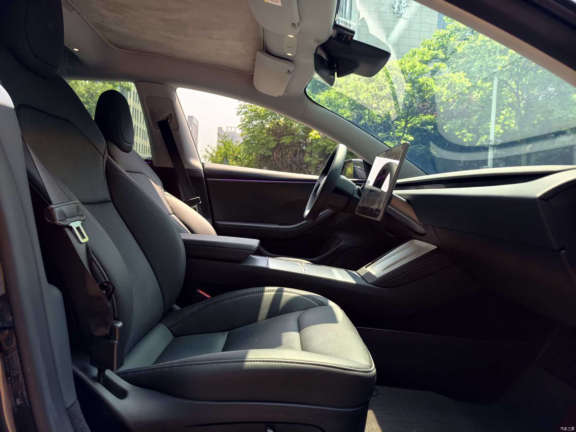 Tesla Model 3, 2025 20