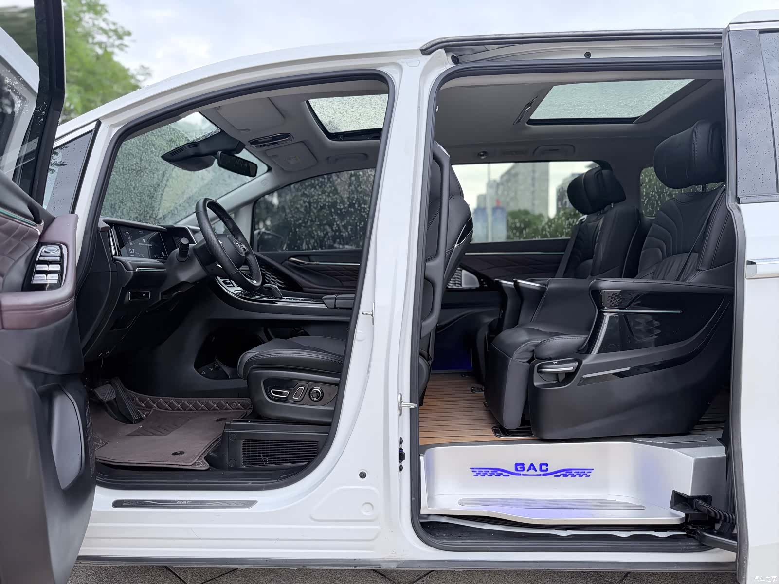 Trumpchi M8, 2023 11