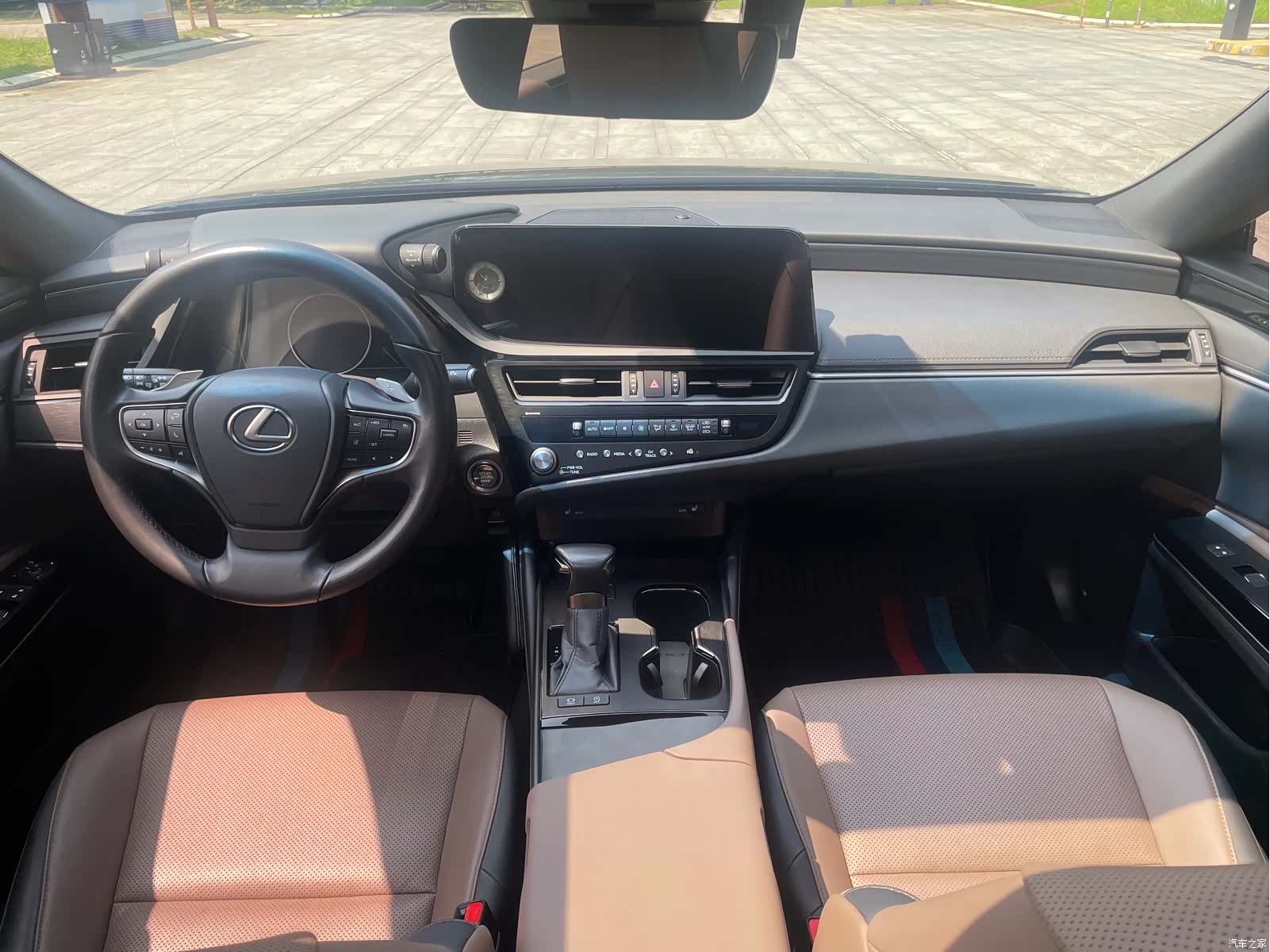 Lexus ES, 2023 11