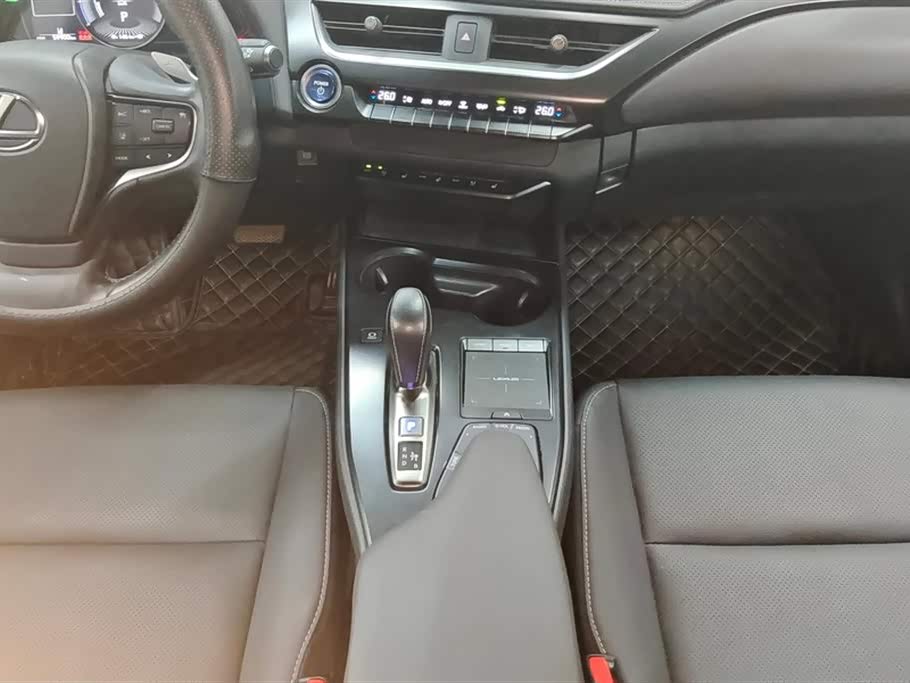 Lexus UX Lexus UX