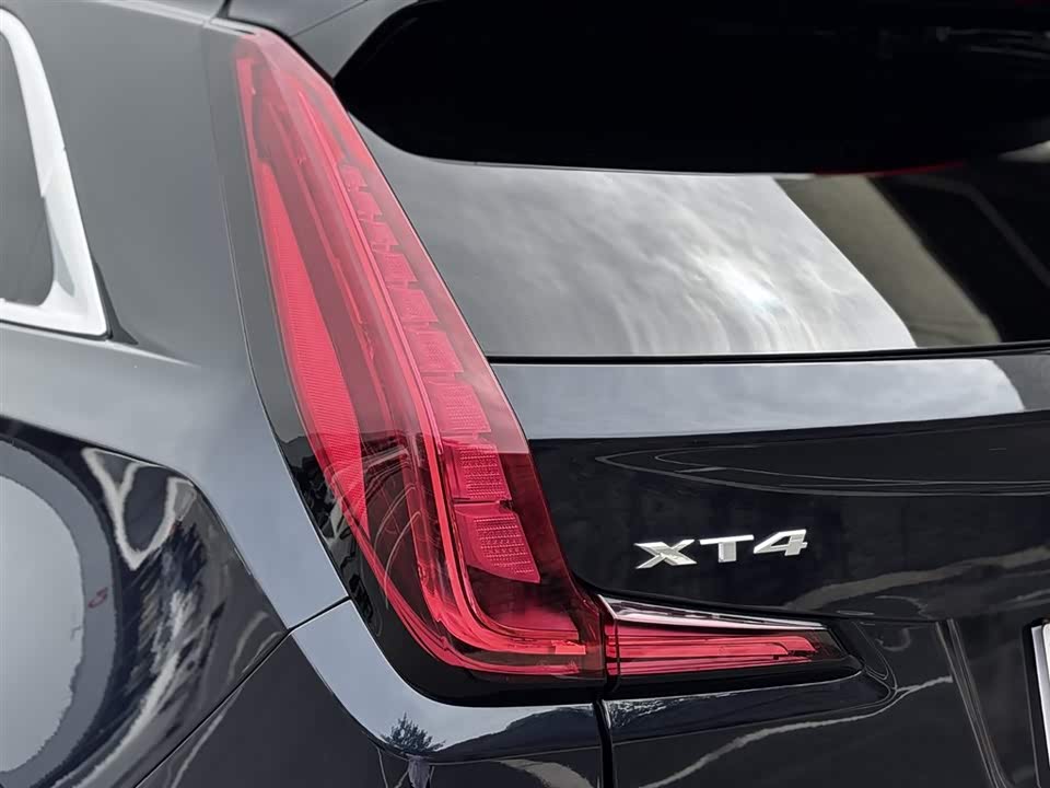 Cadillac XT4